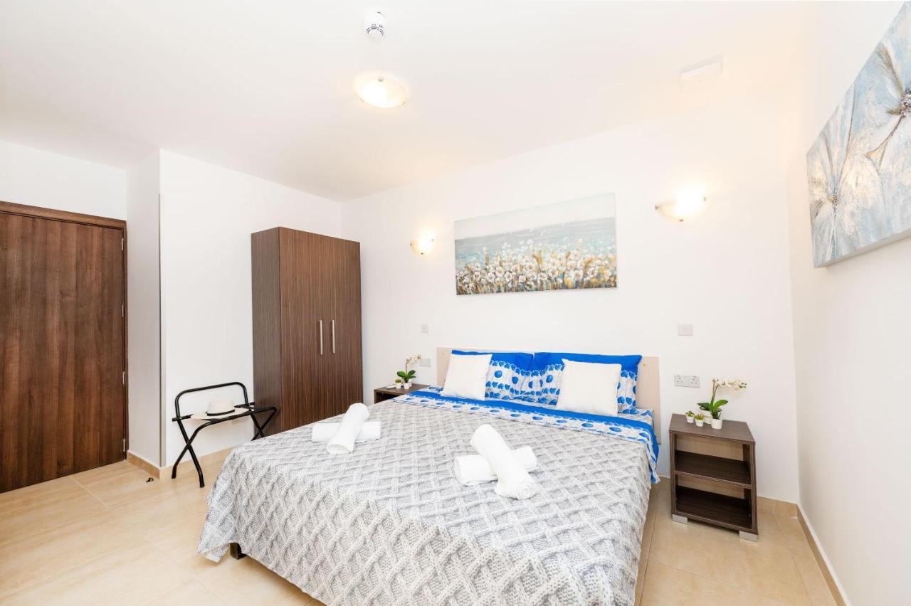 Islet Promenade Seafront Family Apartment With 2 Balconies By Getawaysmalta Bahía de San Pablo Exterior foto